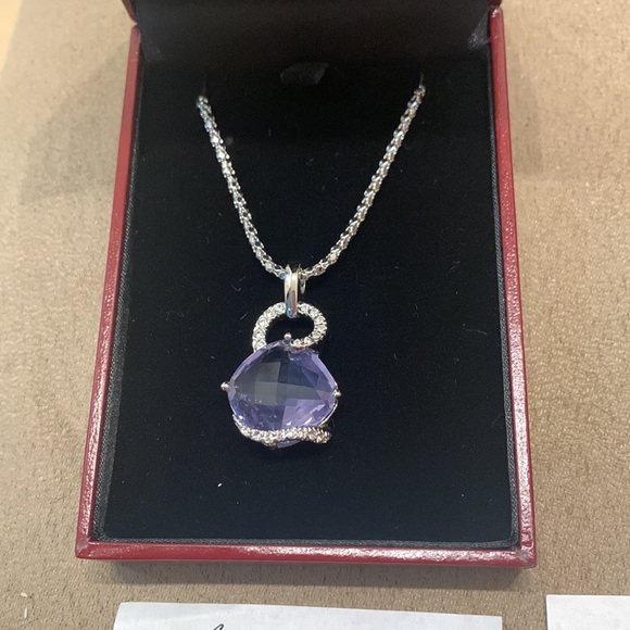 Annaleece by DeVries Necklace and Earrings - Picture 3 of 7